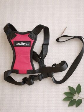 Dog Car Seatbelt Harness — Pink & Black Safety Clip | Size Small